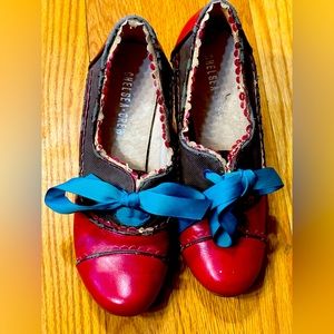 Walk back into the 40’s with these Chelsea Crew Vintage Heels!